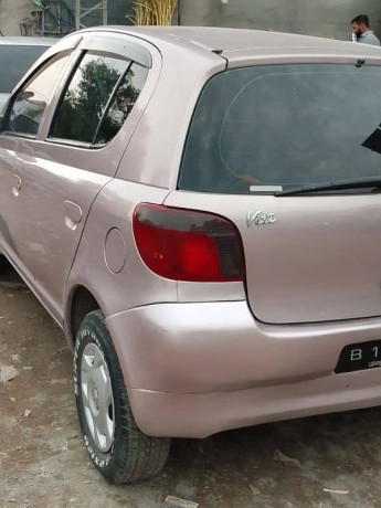 toyota-vitz-1999-big-0