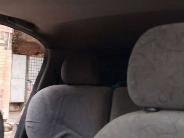 toyota-vitz-1999-big-11