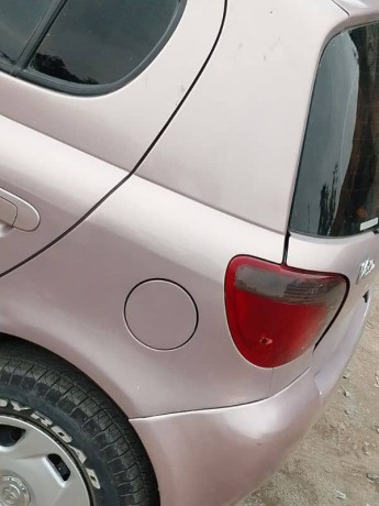 toyota-vitz-1999-big-13
