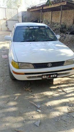 toyota-corolla-xe-1994-big-0