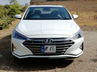 hyundai-elantra-gls-2024