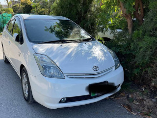 toyota-prius-s-15-2010