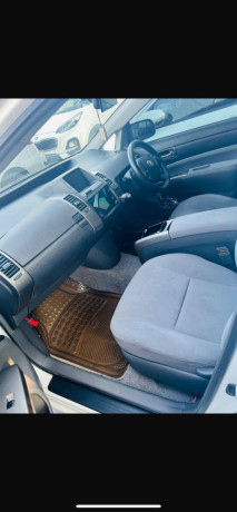 toyota-prius-s-15-2010-big-2