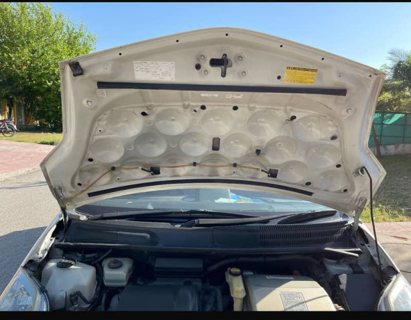 toyota-prius-s-15-2010-big-1