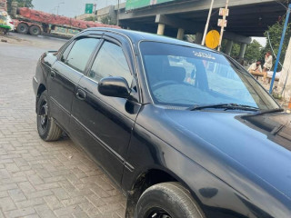 toyota-corolla-2001