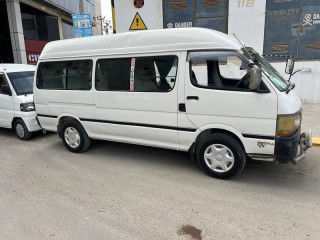 toyota-hiace-2000