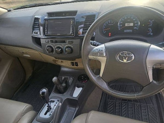 toyota-fortuner-v-2013