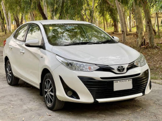 toyota-yaris-ativ-13-mt-2021-genuine