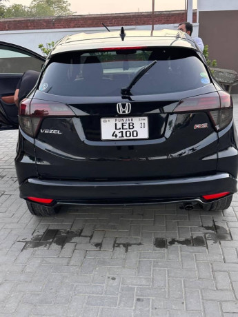 toyota-vezel-rs-201720-big-3