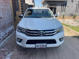 toyota-hilux-revo-v-28-diesel-automatic-2021