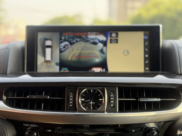 lexus-lx-series-2021-big-5