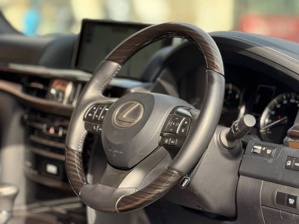 lexus-lx-series-2021-big-4