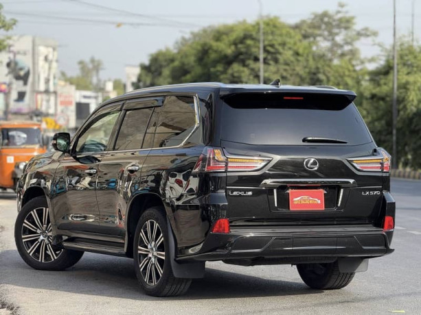 lexus-lx-series-2021-big-17