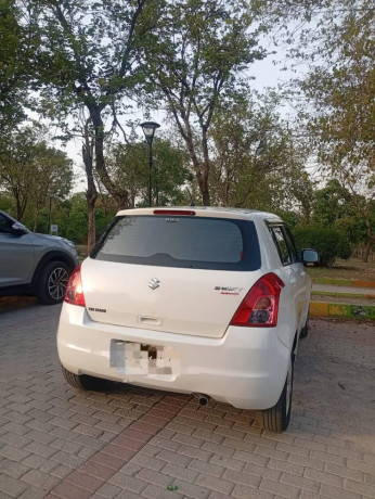 suzuki-swift-dlx-2013-big-1