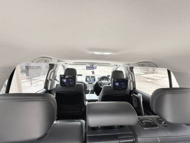 toyota-prado-tx-l-package-27-2019-big-6