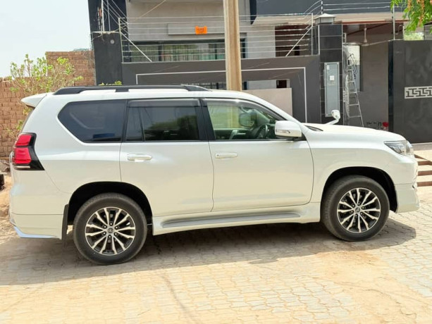 toyota-prado-tx-l-package-27-2019-big-9