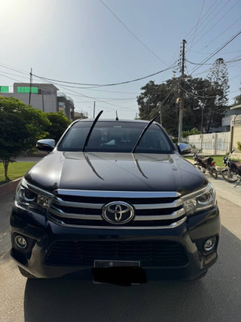toyota-revo-big-1