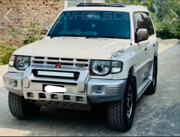 mitsubishi-pajero-1997-model-big-0