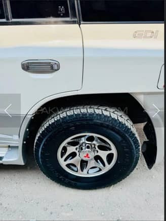 mitsubishi-pajero-1997-model-big-4