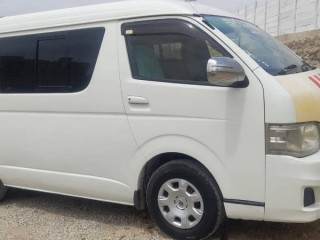 toyota-hiace-2010