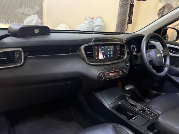 kia-sorento-24-fwd-2021-big-7