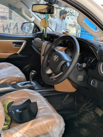 toyota-fortuner-sigma-2020-28-diesel-mint-condition-big-10