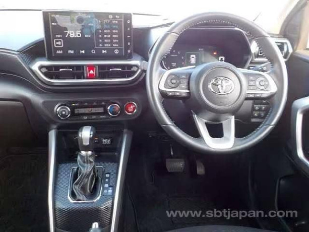 toyota-raize-2020-z-package-360-camera-big-3