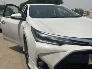 toyota-corolla-altis-grande-x-2022