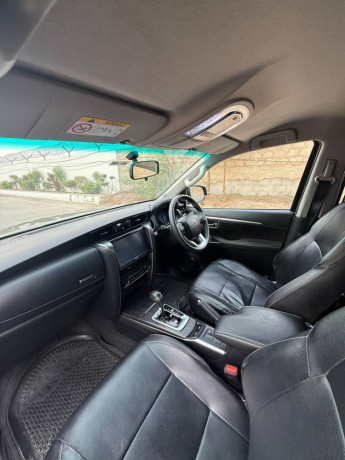 toyota-fortuner-g-2022-big-3