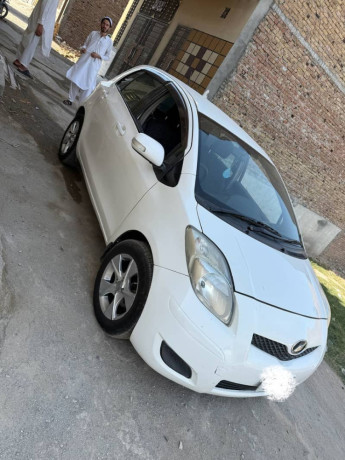 vitz-2010-model-islambad-auction-full-shower-for-fresh-look-big-7