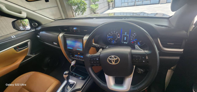 fortuner-september-2019-no-paint-denting-work-big-4