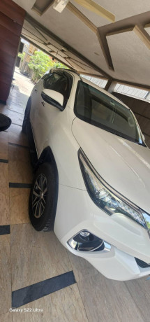 fortuner-september-2019-no-paint-denting-work-big-5