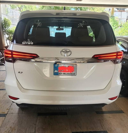 fortuner-september-2019-no-paint-denting-work-big-1