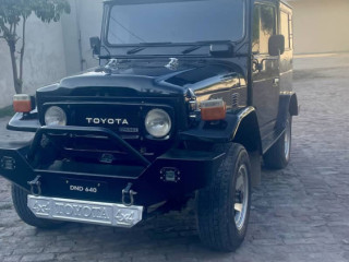 toyota-fj-40