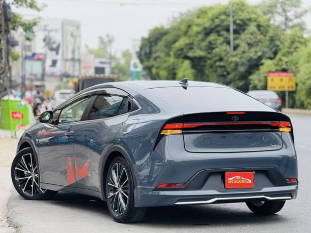 toyota-prius-2023-big-14