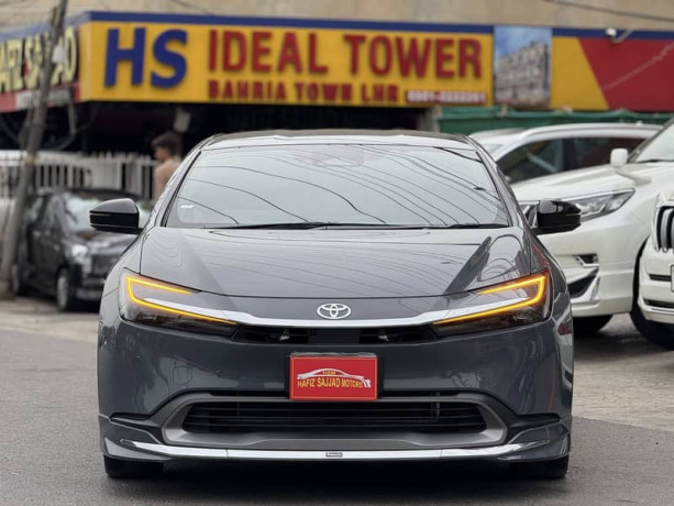 toyota-prius-2023-big-0