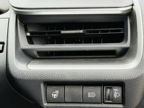 toyota-prius-2023-big-9