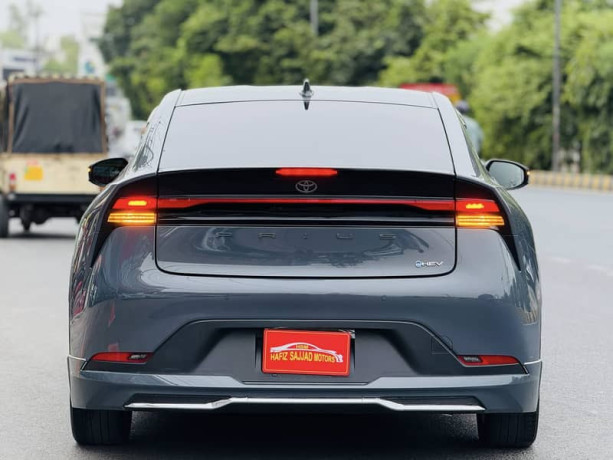 toyota-prius-2023-big-15