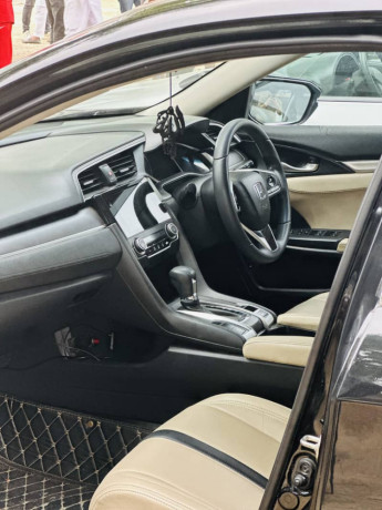 civic-oriel-18-big-7