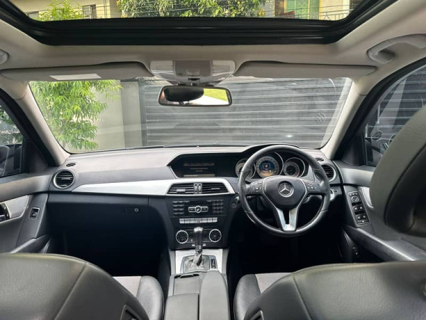 mercedes-benz-c-class-c250-2011-big-7