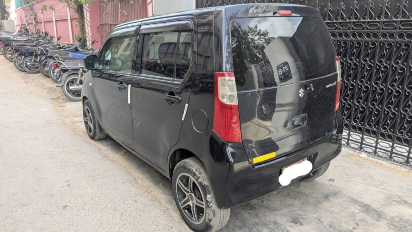 suzuki-wagon-r-2014-big-1