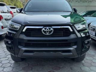 toyota-hilux-revo-rocco-2023-model