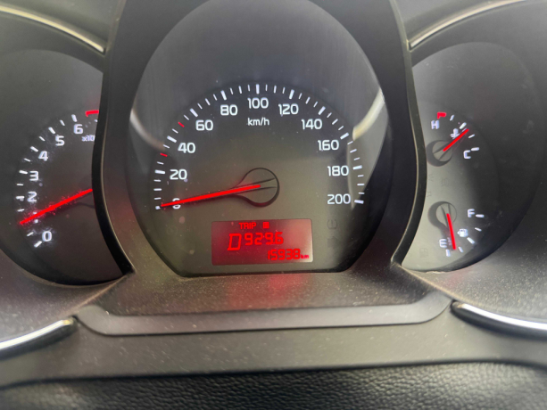 kia-picanto-10-mt-big-11