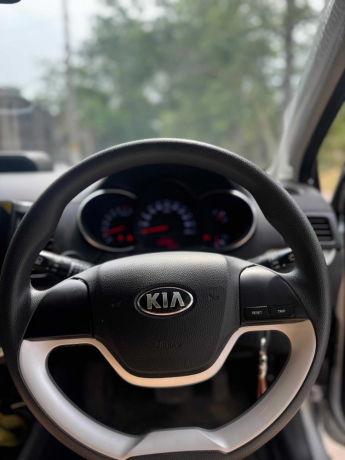 kia-picanto-10-mt-big-9