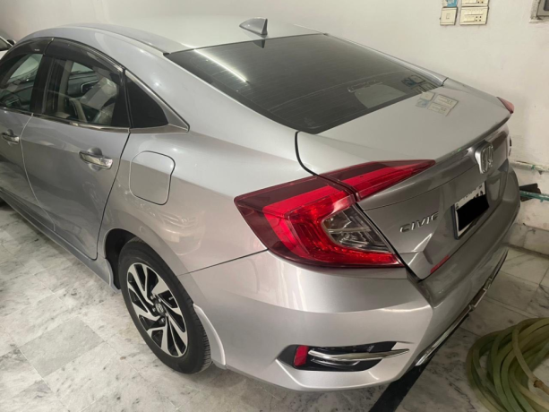 honda-civic-18-i-vtec-cvt-big-2