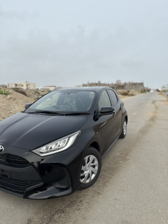 toyota-yaris-hatchback-g-10-big-2