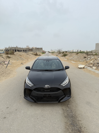 toyota-yaris-hatchback-g-10-big-0