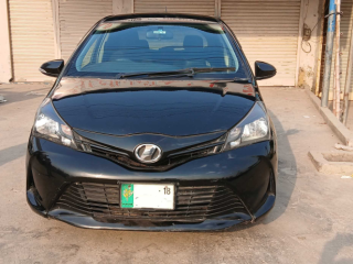 toyota-vitz-f-m-package-10