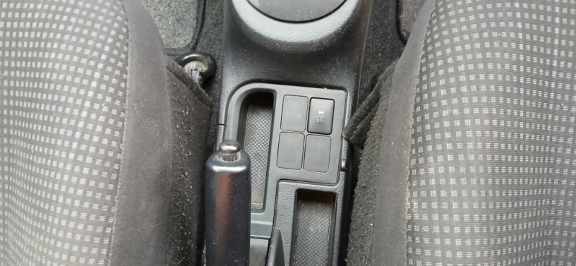 toyota-vitz-f-m-package-10-big-16
