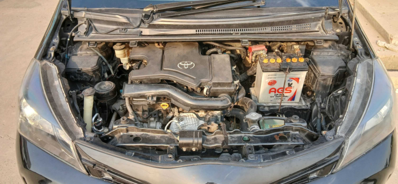 toyota-vitz-f-m-package-10-big-5